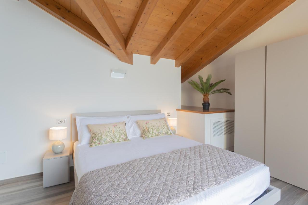 Dream Lake Apartments Lake View - Private Beach By Rent All Como Lezzeno Extérieur photo