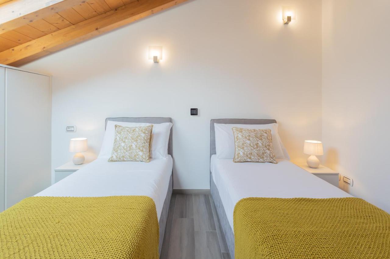 Dream Lake Apartments Lake View - Private Beach By Rent All Como Lezzeno Extérieur photo
