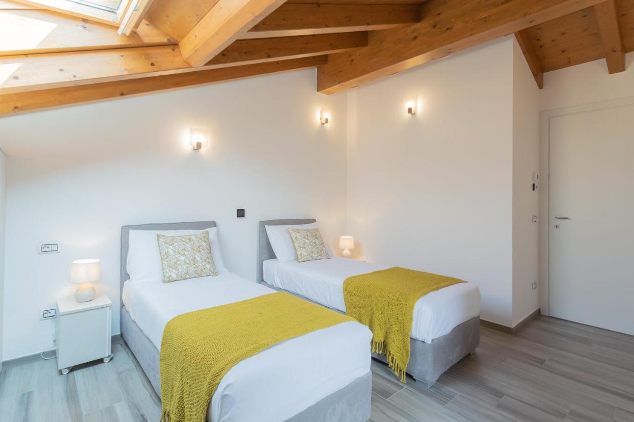 Dream Lake Apartments Lake View - Private Beach By Rent All Como Lezzeno Extérieur photo