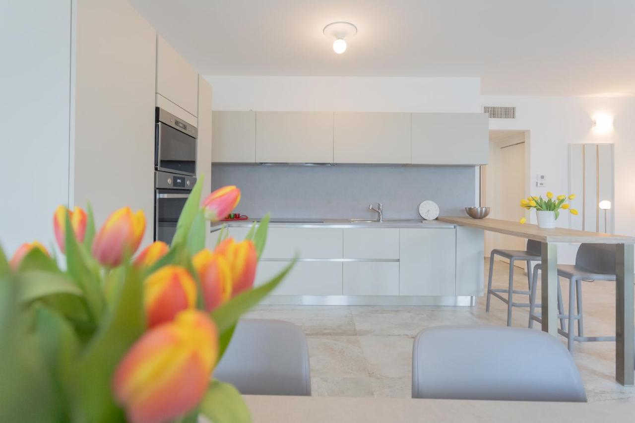 Dream Lake Apartments Lake View - Private Beach By Rent All Como Lezzeno Extérieur photo