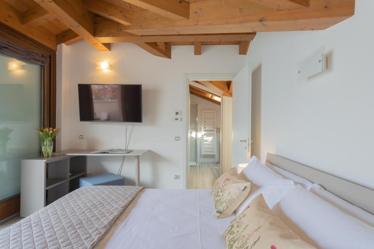Dream Lake Apartments Lake View - Private Beach By Rent All Como Lezzeno Extérieur photo
