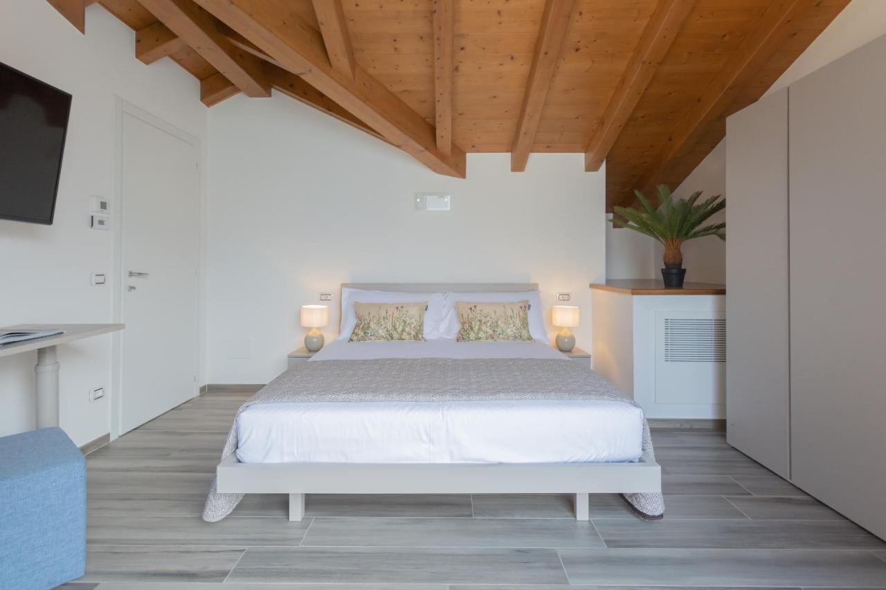Dream Lake Apartments Lake View - Private Beach By Rent All Como Lezzeno Extérieur photo