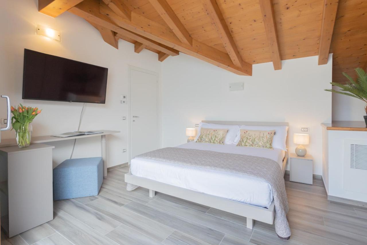 Dream Lake Apartments Lake View - Private Beach By Rent All Como Lezzeno Extérieur photo