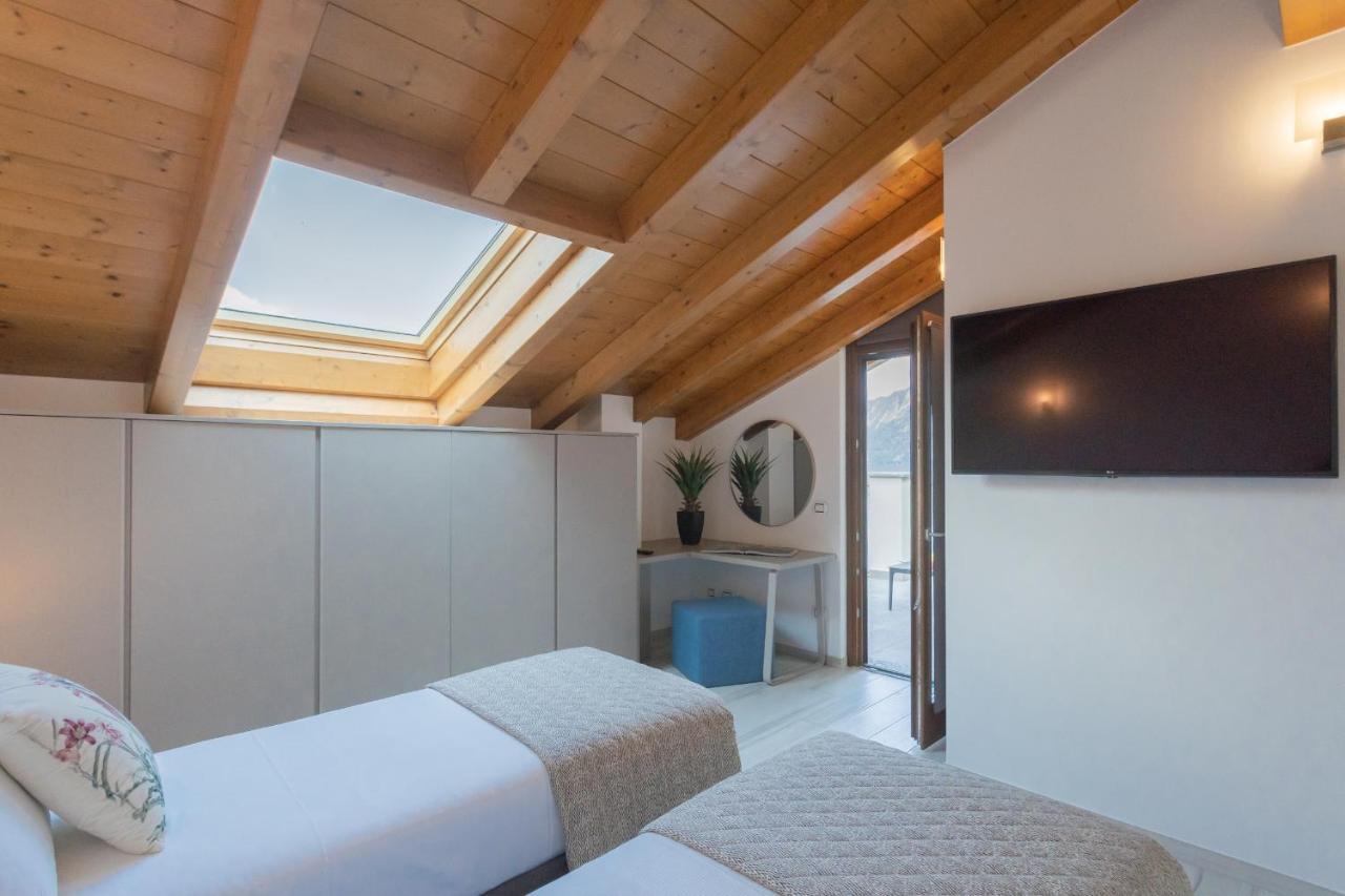 Dream Lake Apartments Lake View - Private Beach By Rent All Como Lezzeno Extérieur photo